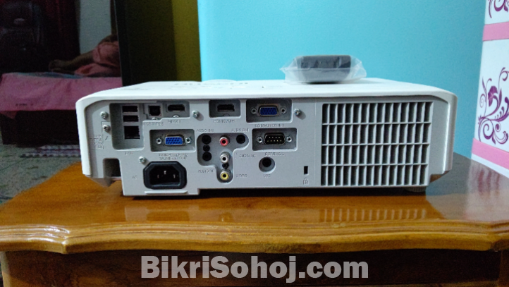 HITACHI CP-X3042WN PROJECTOR made in Japan